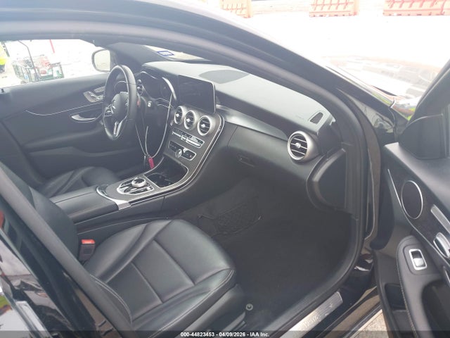 44823453 :رقم المزاد ، W1KWF8DB2LR596625 vin ، 2020 Mercedes-benz C 300 مزاد بيع