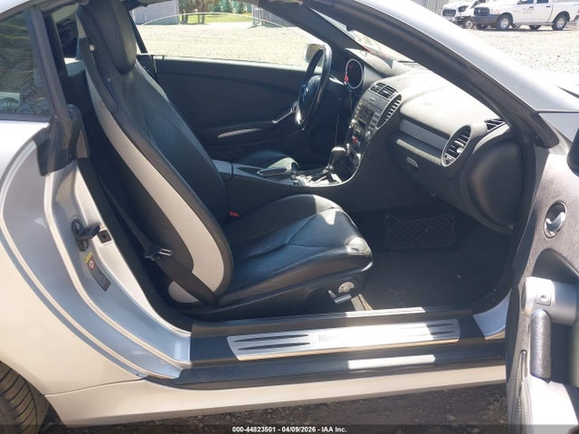 Aukcja sprzedaży 2005 Mercedes-benz Slk 350, vin: WDBWK56F95F027228, numer aukcji: 44823501