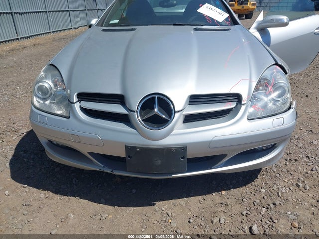 Aukcja sprzedaży 2005 Mercedes-benz Slk 350, vin: WDBWK56F95F027228, numer aukcji: 44823501