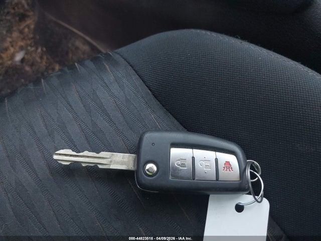 44823518 :رقم المزاد ، 5N1AT2MV7HC831787 vin ، 2017 Nissan Rogue S مزاد بيع