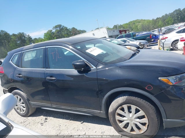 44823518 :رقم المزاد ، 5N1AT2MV7HC831787 vin ، 2017 Nissan Rogue S مزاد بيع