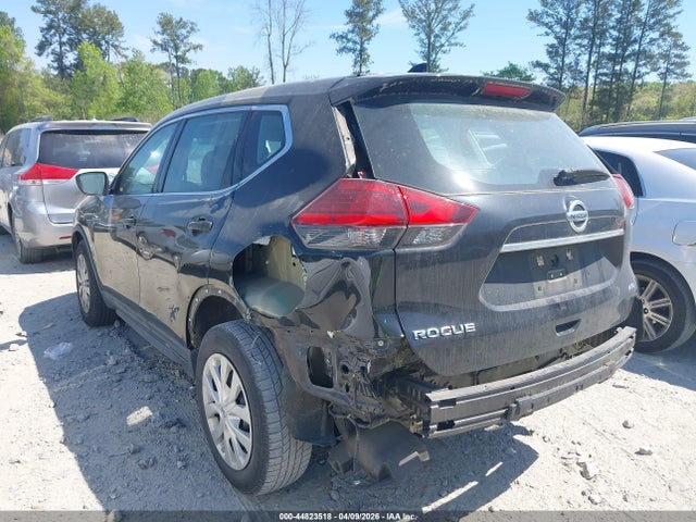 44823518 :رقم المزاد ، 5N1AT2MV7HC831787 vin ، 2017 Nissan Rogue S مزاد بيع