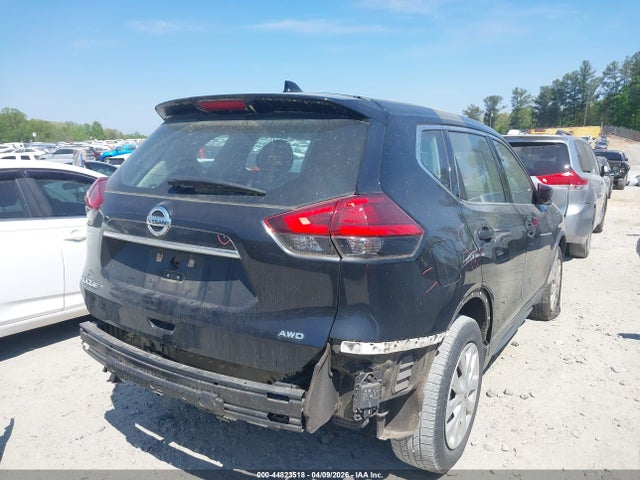44823518 :رقم المزاد ، 5N1AT2MV7HC831787 vin ، 2017 Nissan Rogue S مزاد بيع