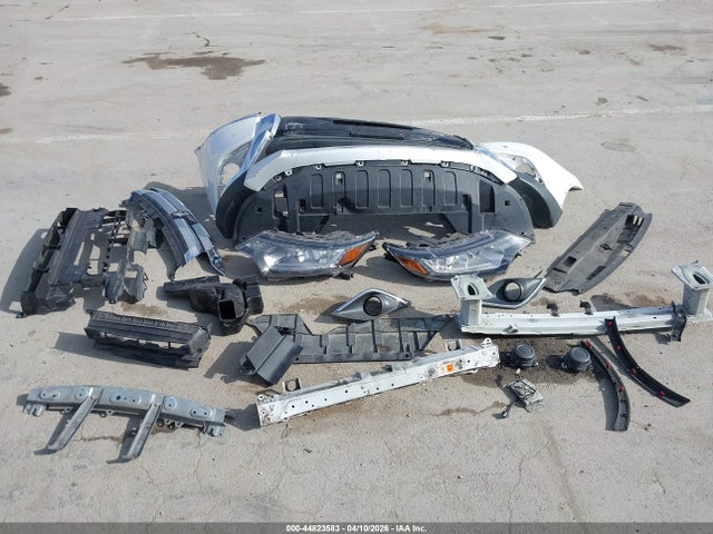 JA4AD2A39JZ049783 Mitsubishi Outlander Es