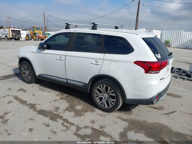 2018 MITSUBISHI OUTLANDER JA4AD2A39JZ049783 Photo 2