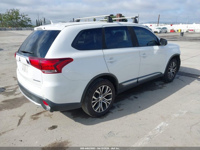 2018 MITSUBISHI OUTLANDER JA4AD2A39JZ049783 Photo 3