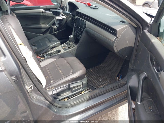 Продаж на аукціоні авто 2021 Volkswagen Passat 2.0t Se, vin: 1VWSA7A34MC017411, номер лоту: 44823588