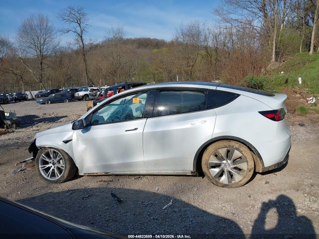 Продажа на аукционе авто 2020 Tesla Model Y Long Range Dual Motor All-wheel Drive, vin: 5YJYGDEE6LF035965, номер лота: 44823589