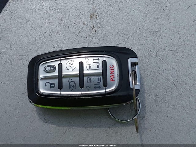 2020 Chrysler Pacifica Limited მანქანა იყიდება აუქციონზე, vin: 2C4RC1GG4LR283598, აუქციონის ნომერი: 44823617