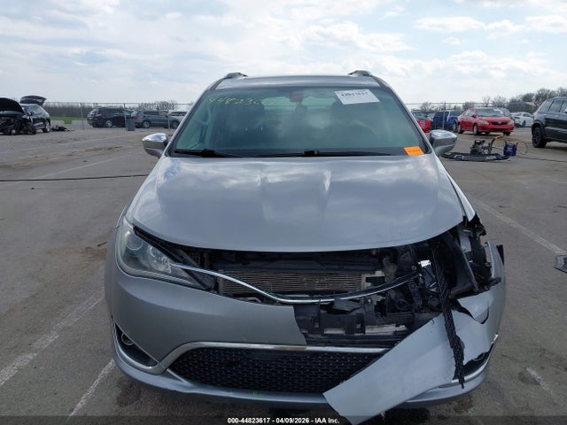 2020 Chrysler Pacifica Limited მანქანა იყიდება აუქციონზე, vin: 2C4RC1GG4LR283598, აუქციონის ნომერი: 44823617
