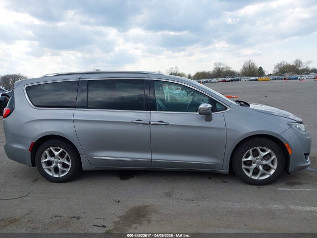 2020 Chrysler Pacifica Limited მანქანა იყიდება აუქციონზე, vin: 2C4RC1GG4LR283598, აუქციონის ნომერი: 44823617