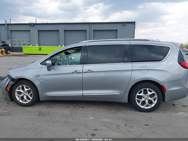 2020 Chrysler Pacifica Limited მანქანა იყიდება აუქციონზე, vin: 2C4RC1GG4LR283598, აუქციონის ნომერი: 44823617