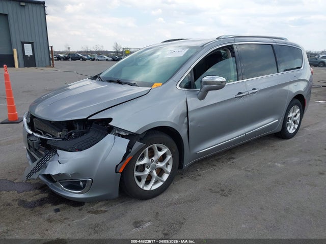 2020 Chrysler Pacifica Limited მანქანა იყიდება აუქციონზე, vin: 2C4RC1GG4LR283598, აუქციონის ნომერი: 44823617
