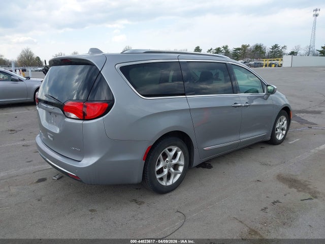 2020 Chrysler Pacifica Limited მანქანა იყიდება აუქციონზე, vin: 2C4RC1GG4LR283598, აუქციონის ნომერი: 44823617