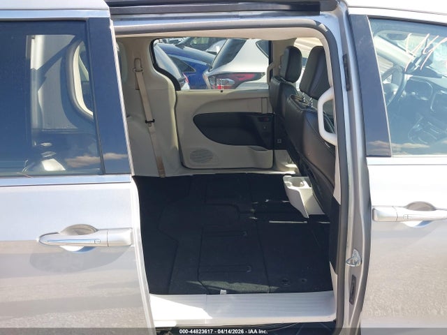 2020 Chrysler Pacifica Limited მანქანა იყიდება აუქციონზე, vin: 2C4RC1GG4LR283598, აუქციონის ნომერი: 44823617