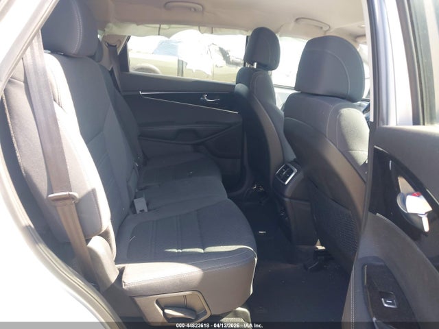 Продаж на аукціоні авто 2017 Kia Sorento 2.4l Lx, vin: 5XYPG4A34HG249076, номер лоту: 44823618