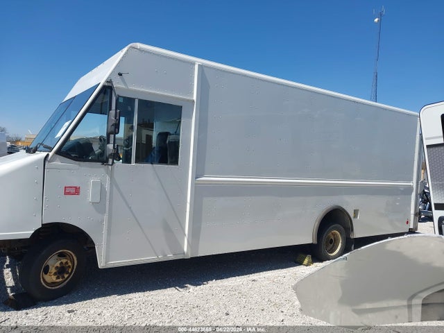 Продажа на аукционе авто 2016 Ford E-450 Stripped, vin: 1FC3E4KL2GDC08977, номер лота: 44823665