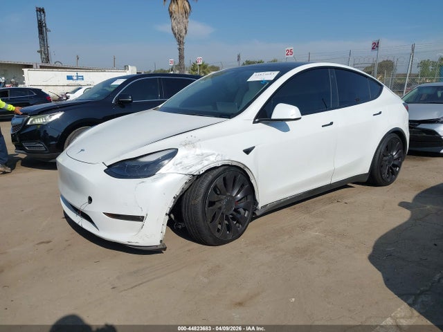 2021 Tesla Model Y Performance Dual Motor All-wheel Drive მანქანა იყიდება აუქციონზე, vin: 5YJYGDEF0MF146442, აუქციონის ნომერი: 44823683
