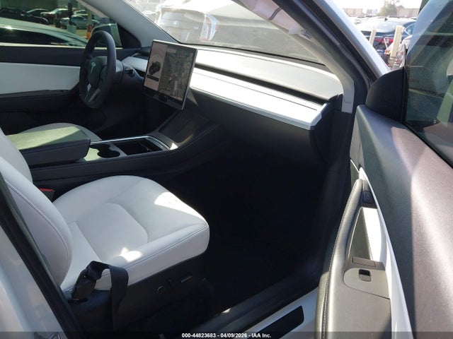 2021 Tesla Model Y Performance Dual Motor All-wheel Drive მანქანა იყიდება აუქციონზე, vin: 5YJYGDEF0MF146442, აუქციონის ნომერი: 44823683