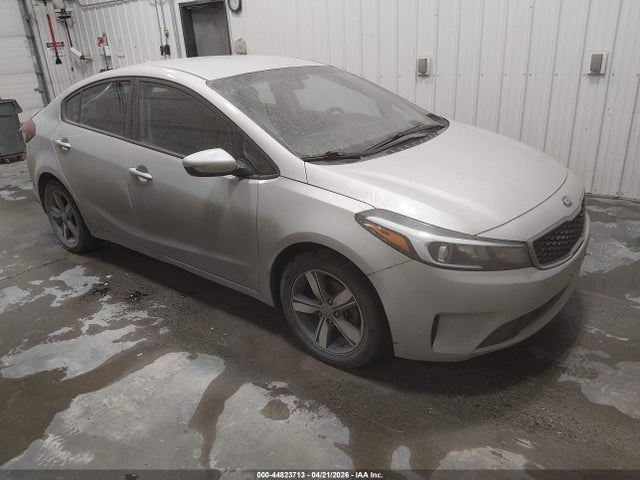 44823713 :رقم المزاد ، 3KPFL4A71JE255754 vin ، 2018 Kia Forte Lx مزاد بيع