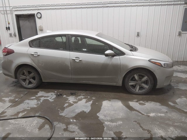 44823713 :رقم المزاد ، 3KPFL4A71JE255754 vin ، 2018 Kia Forte Lx مزاد بيع