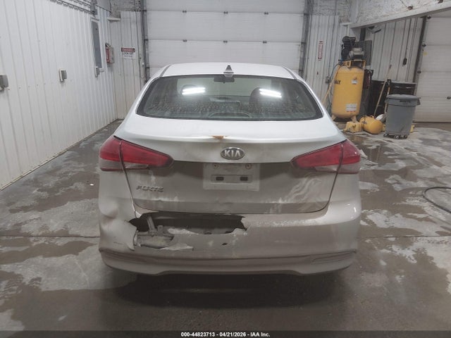 44823713 :رقم المزاد ، 3KPFL4A71JE255754 vin ، 2018 Kia Forte Lx مزاد بيع