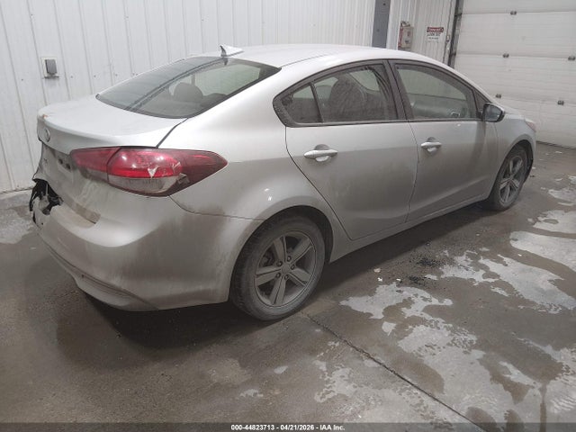 44823713 :رقم المزاد ، 3KPFL4A71JE255754 vin ، 2018 Kia Forte Lx مزاد بيع