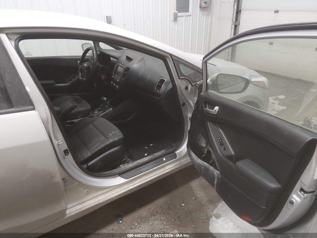 44823713 :رقم المزاد ، 3KPFL4A71JE255754 vin ، 2018 Kia Forte Lx مزاد بيع
