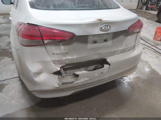 44823713 :رقم المزاد ، 3KPFL4A71JE255754 vin ، 2018 Kia Forte Lx مزاد بيع