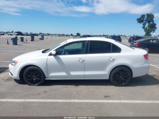 Продажа на аукционе авто 2012 Volkswagen Jetta 2.5l Se, vin: 3VWDX7AJ6CM385446, номер лота: 44823728