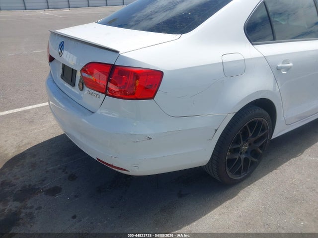 Продажа на аукционе авто 2012 Volkswagen Jetta 2.5l Se, vin: 3VWDX7AJ6CM385446, номер лота: 44823728