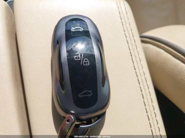 44823734 :رقم المزاد ، 5YJSA1CP3DFP23840 vin ، 2013 Tesla Model S Performance مزاد بيع