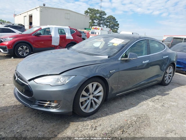 44823734 :رقم المزاد ، 5YJSA1CP3DFP23840 vin ، 2013 Tesla Model S Performance مزاد بيع