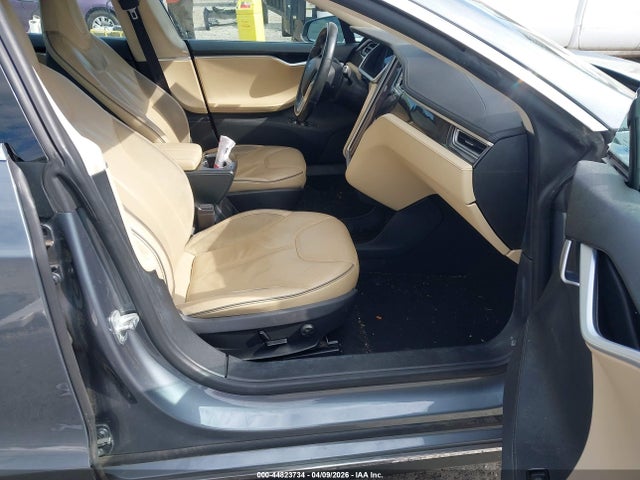 44823734 :رقم المزاد ، 5YJSA1CP3DFP23840 vin ، 2013 Tesla Model S Performance مزاد بيع