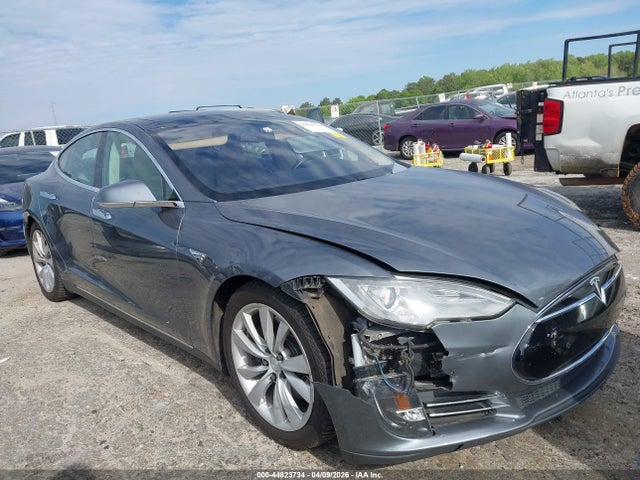 44823734 :رقم المزاد ، 5YJSA1CP3DFP23840 vin ، 2013 Tesla Model S Performance مزاد بيع