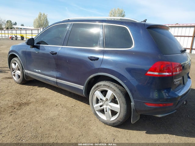2012 VOLKSWAGEN TOUAREG WVGFK9BP3CD000604 Photo 2