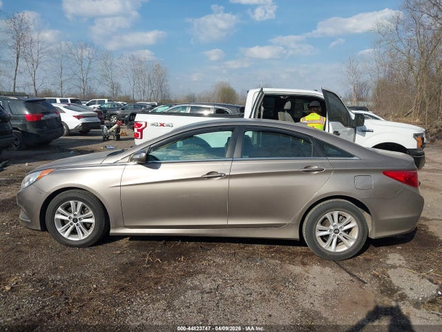 2014 Hyundai Sonata Gls მანქანა იყიდება აუქციონზე, vin: 5NPEB4AC4EH878668, აუქციონის ნომერი: 44823747
