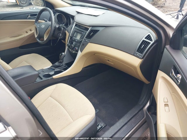 2014 Hyundai Sonata Gls მანქანა იყიდება აუქციონზე, vin: 5NPEB4AC4EH878668, აუქციონის ნომერი: 44823747