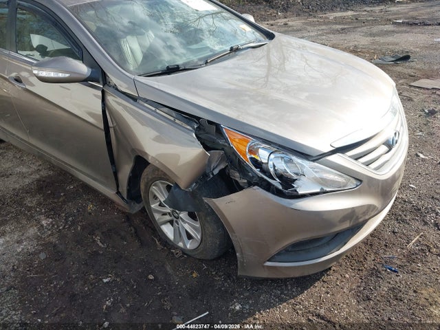 2014 Hyundai Sonata Gls მანქანა იყიდება აუქციონზე, vin: 5NPEB4AC4EH878668, აუქციონის ნომერი: 44823747