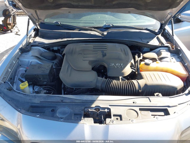 44823788 :رقم المزاد ، 2C3CCABG7JH214134 vin ، 2018 Chrysler 300 300s مزاد بيع