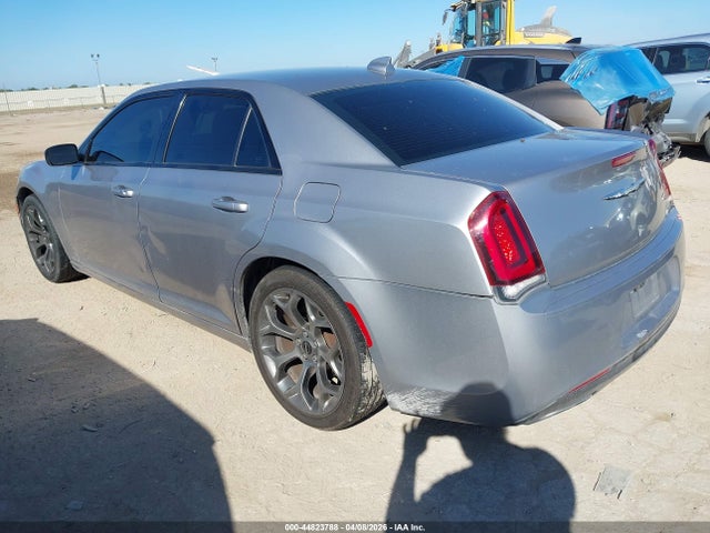 44823788 :رقم المزاد ، 2C3CCABG7JH214134 vin ، 2018 Chrysler 300 300s مزاد بيع