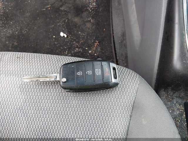 44823797 :رقم المزاد ، 3KPFK4A7XHE020783 vin ، 2017 Kia Forte Lx مزاد بيع