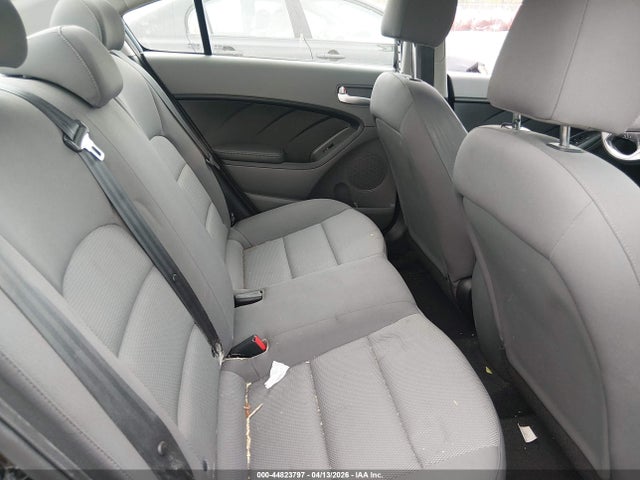 44823797 :رقم المزاد ، 3KPFK4A7XHE020783 vin ، 2017 Kia Forte Lx مزاد بيع