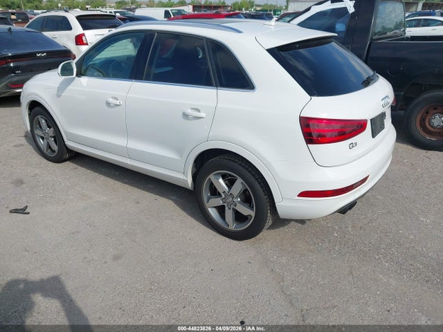 2015 AUDI Q3 WA1BFCFS2FR006530 Photo 2