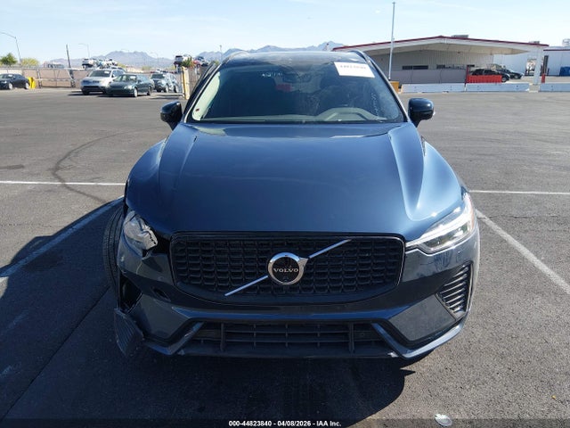 2025 Volvo Xc60 B5 Plus მანქანა იყიდება აუქციონზე, vin: YV4M12RC2S1225473, აუქციონის ნომერი: 44823840