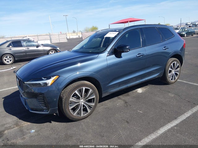 2025 Volvo Xc60 B5 Plus მანქანა იყიდება აუქციონზე, vin: YV4M12RC2S1225473, აუქციონის ნომერი: 44823840