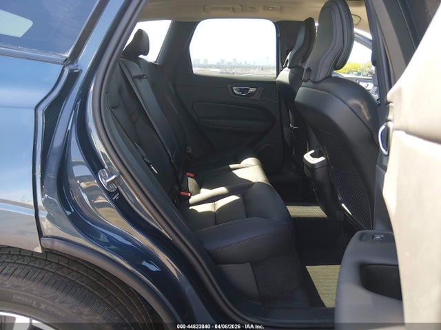 2025 Volvo Xc60 B5 Plus მანქანა იყიდება აუქციონზე, vin: YV4M12RC2S1225473, აუქციონის ნომერი: 44823840