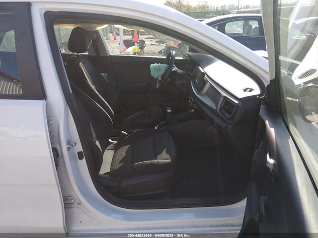 44823865 :رقم المزاد ، 3KPA24ABXJE069390 vin ، 2018 Kia Rio Lx مزاد بيع