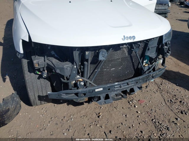 2017 JEEP GRAND CHEROKEE 1C4RJFBG6HC900705 Photo 5