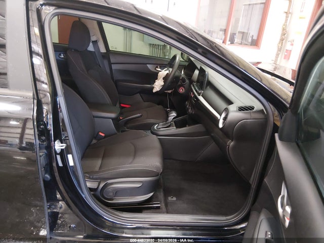 3KPF24AD5LE235888 KIA FORTE FE
